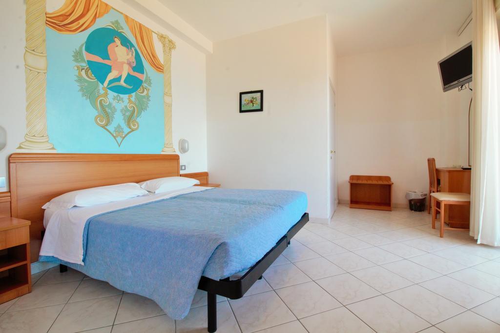 Hotel Casadei Fano Chambre photo