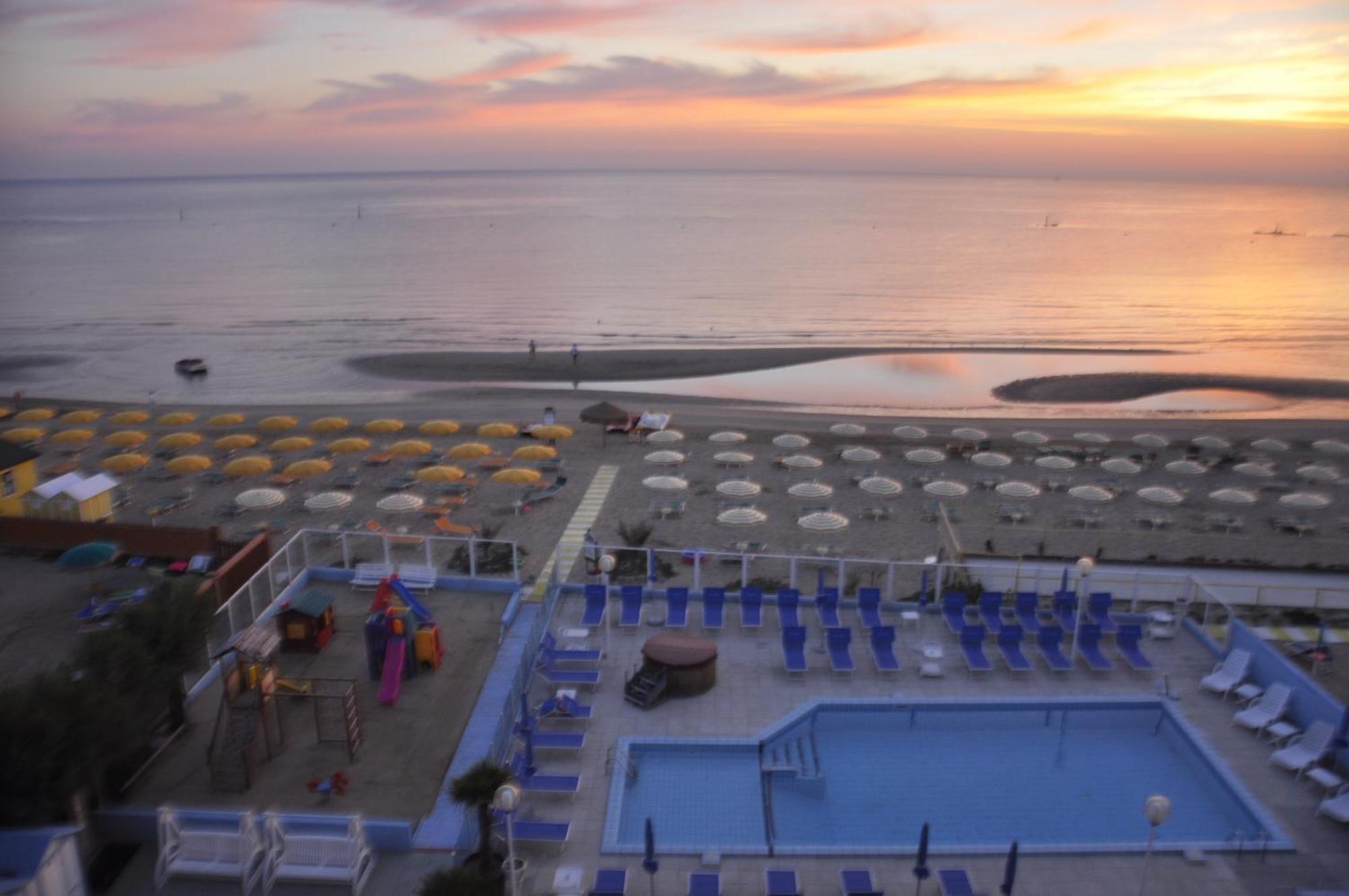 Hotel Casadei Fano Extérieur photo