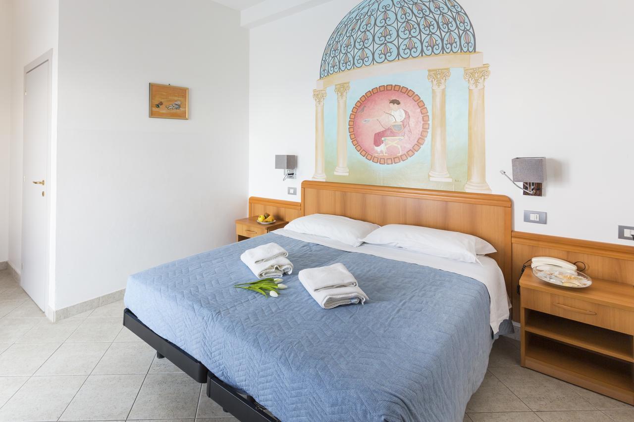 Hotel Casadei Fano Extérieur photo
