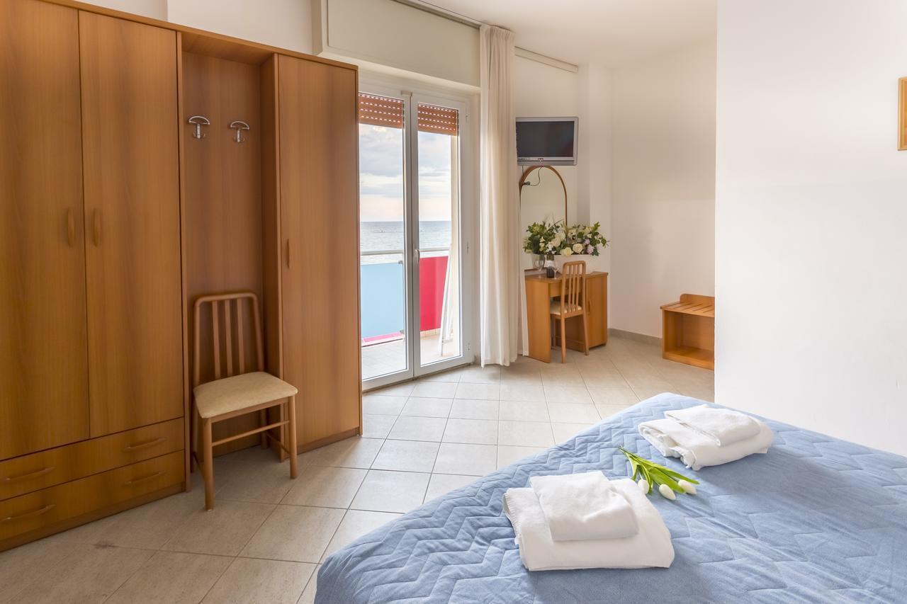 Hotel Casadei Fano Extérieur photo